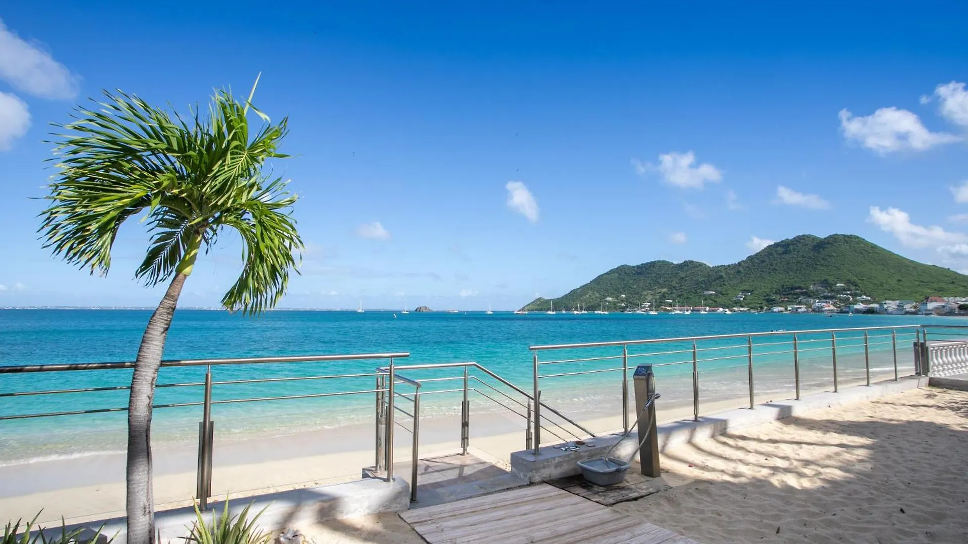 Sur La Plage De Grand Case - Entierement Renove - 2Ch Duplex - 6P